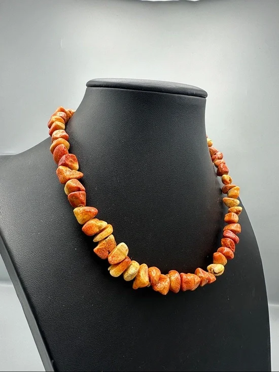 Sponge Coral Necklace - Picture 2 of 4